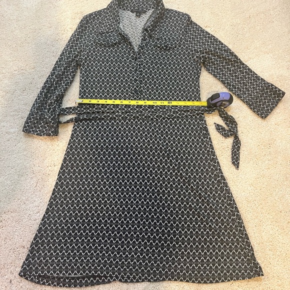 Banana Republic 3/4 Sleeves Black Patterned Dress. Size Medium - Picture 9 of 9